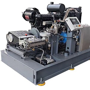 Diesel-powered Ultra-high Pressure Cleaner